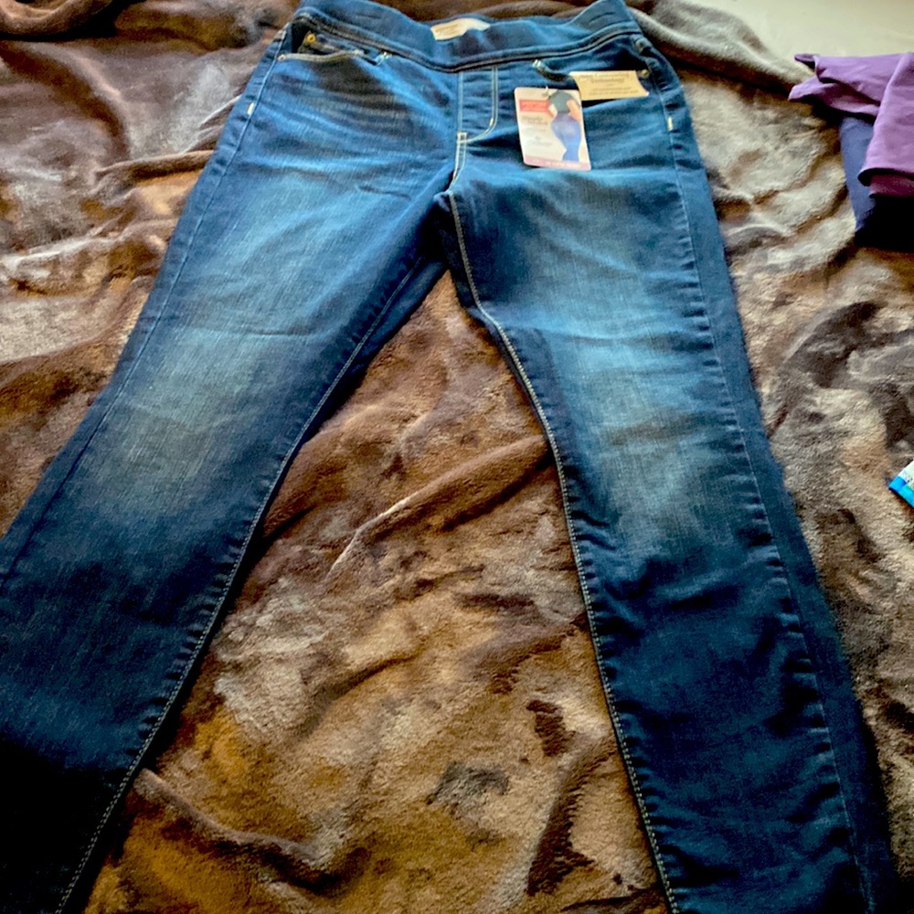 Signature Levi Strauss pull on jeans size 8 W29
